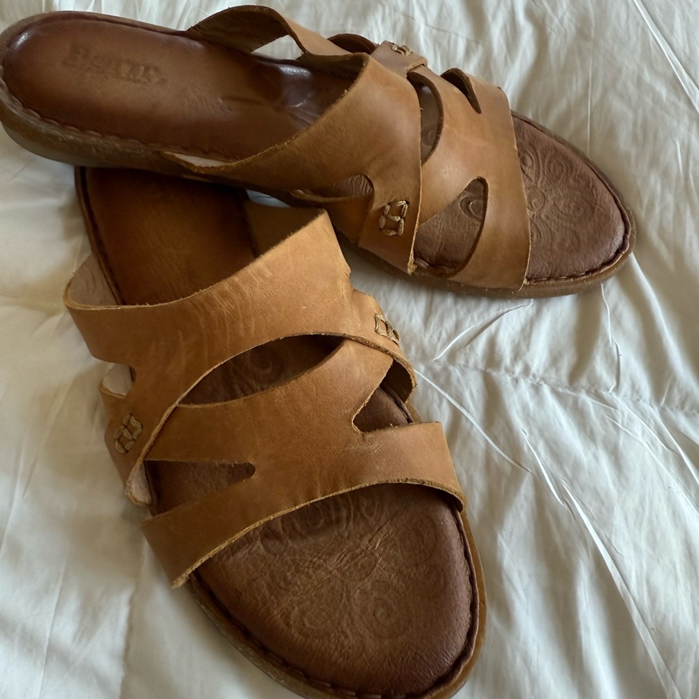 Born Tepai Brown Leather Women's Sandals 10/42 slip on rubber bottom